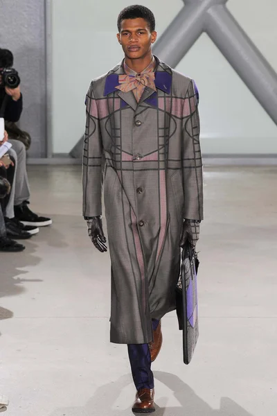 Look 10